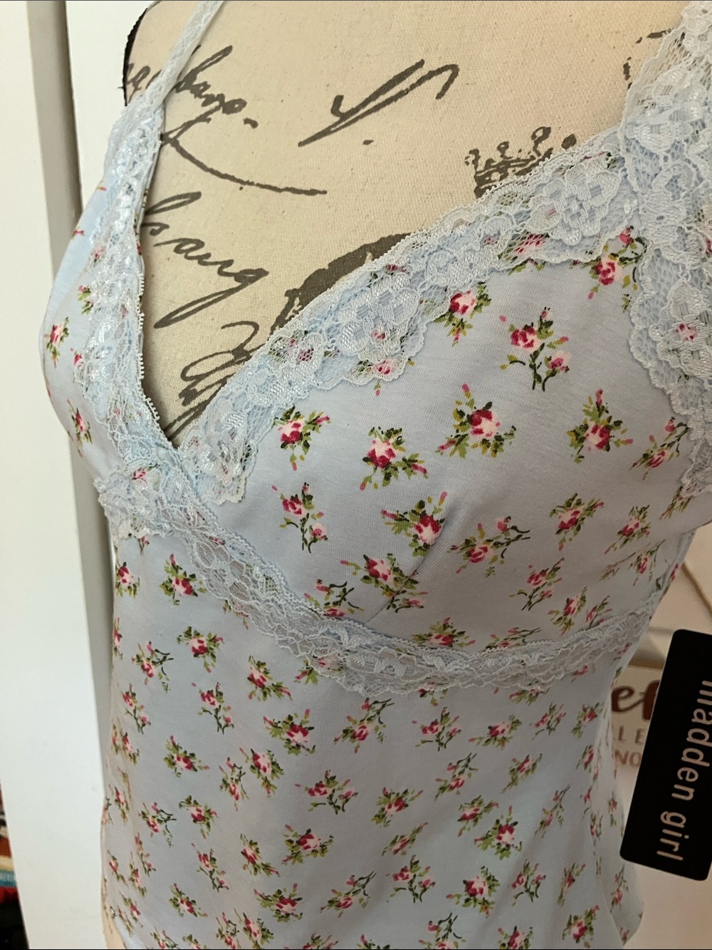 NWT Pretty Madden Girl Floral Top - Picture 8 of 11